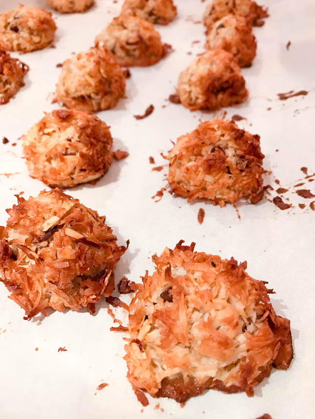 Coconut Almond Macaroons -  A Double Dose of Fitness | adoubledose.com