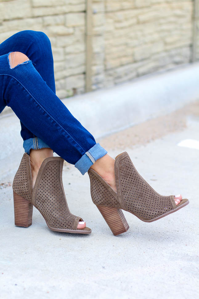 Styling Shoes For Fall | adoubledose.com