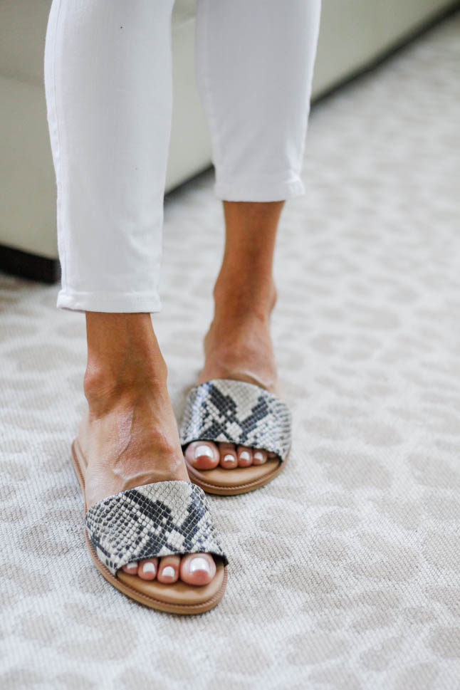 The Best And Comfiest Shoes For Summer Travels | adoubledose.com