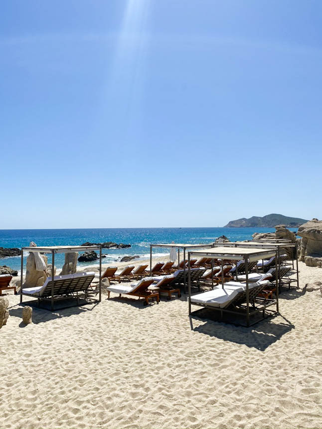 lifestyle and fashion bloggers alexis and samantha belbel share their experience and stay at Grand Velas Los Cabos Resort and the wellnessing getaway retreat | adoubledose.com