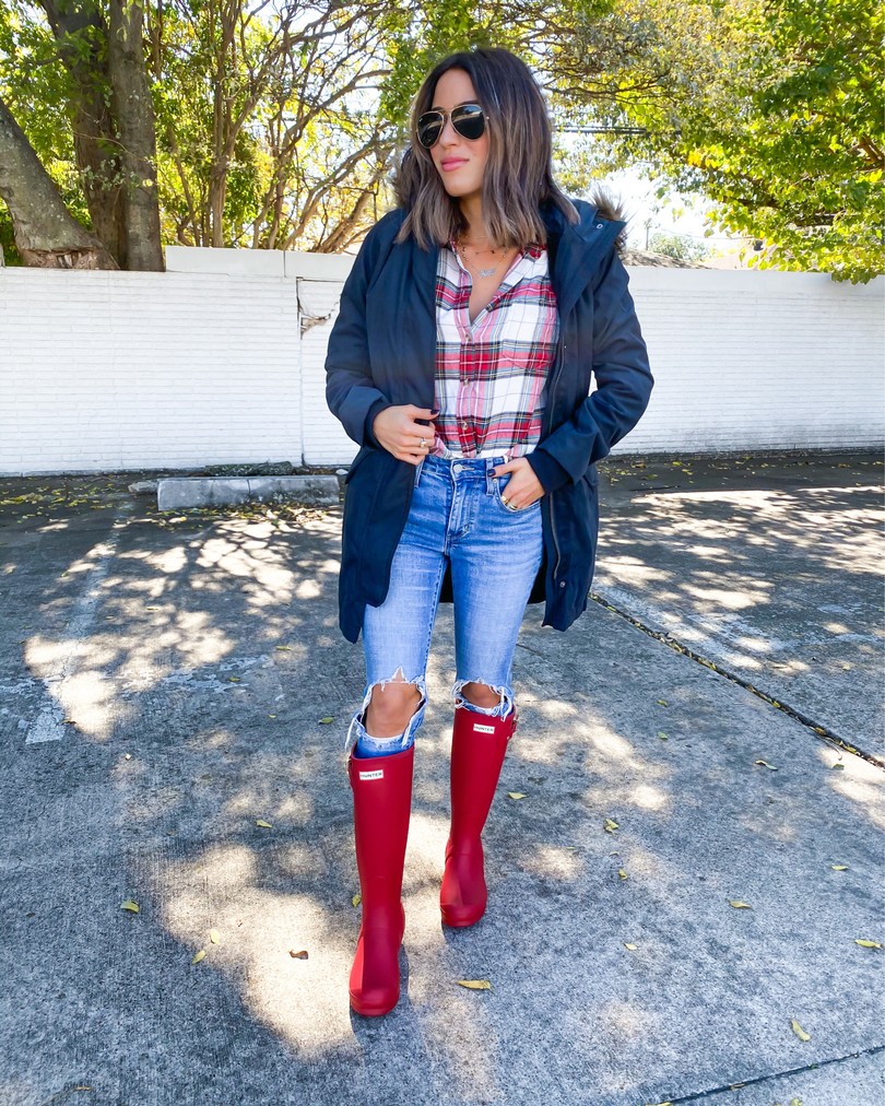 thanksgiving outfit ideas to wear for any outing with leggings, jeans, sweater dress, booties | adoubledose.com