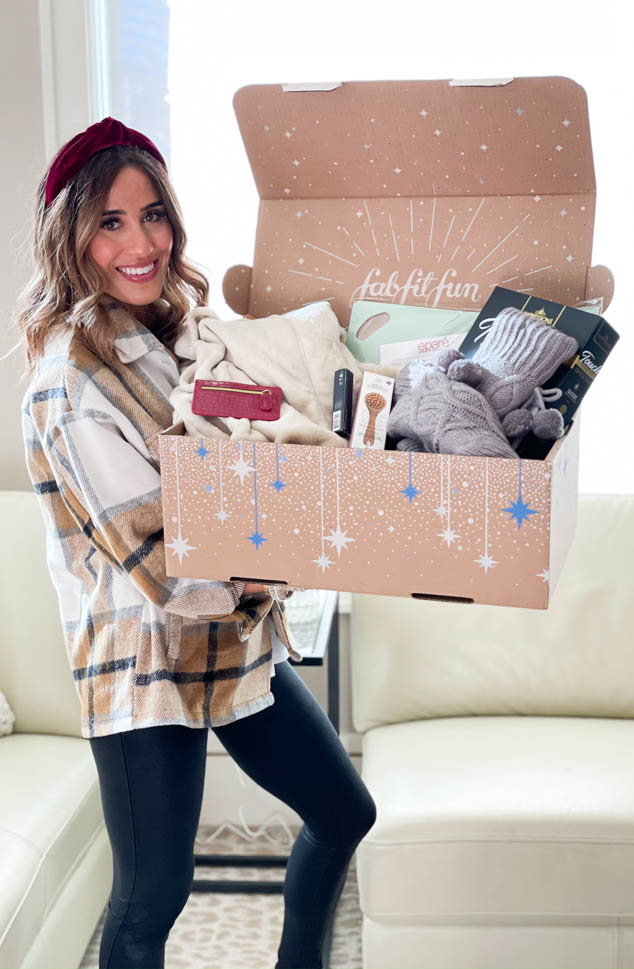 alexis and samantha belbel share their review of the FabFitFun winter box subscription and all the items in it | adoubledose.com