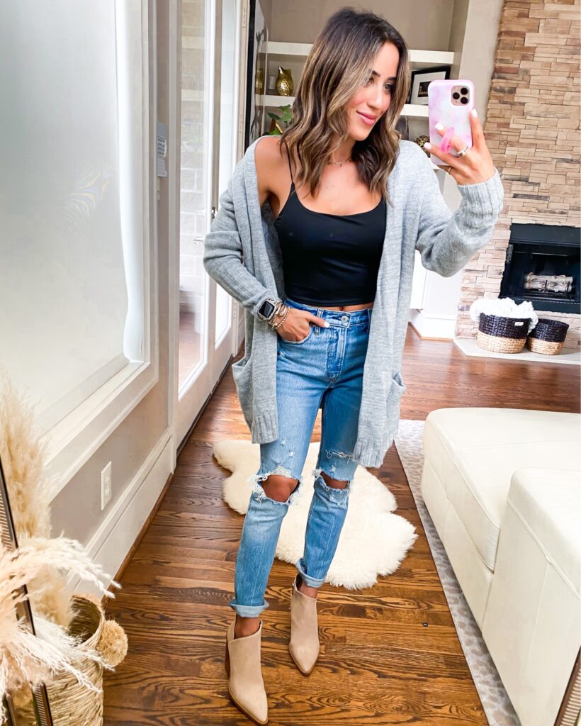 alexis and samantha belbel share their favorite things in 2020 and best sellers in clothing like abercrombie jeans, sandals, fitness gear and leggings, and more | adoubledose.com
