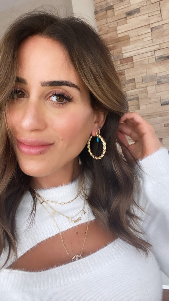 lifestyle and fashion bloggers alexis and samantha belbel sharing their everyday jewelry favorites including their personalized gold necklaces, earrings, david yurman rings and bracelets, and apple watch and michele watches | adoubledose.com